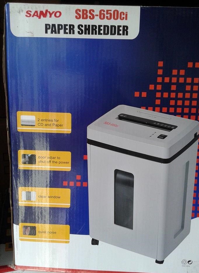 Alternative view of Paper shredder Sanyo Sbs-650ci Shredding machine